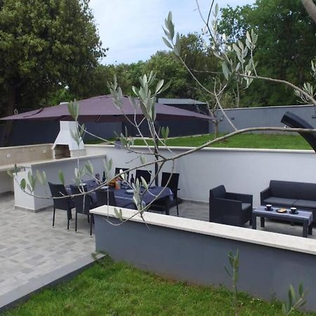 Apartment In Park Forest Soline Near The Sea Pjescana Uvala Luaran gambar