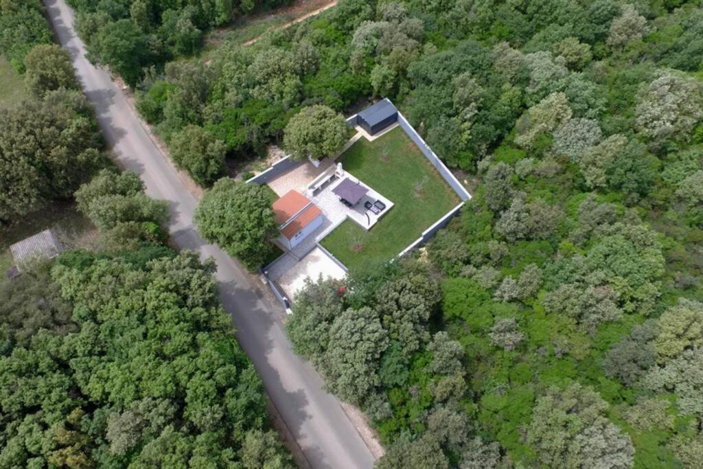 Apartment In Park Forest Soline Near The Sea Pjescana Uvala Luaran gambar